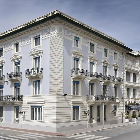 Butterfly With & Breakfast Included *