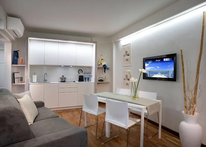 Butterfly With & Breakfast Included * Viareggio